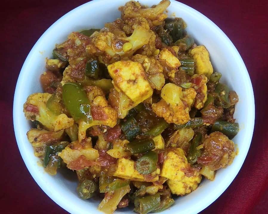 Veg Kolhapuri Recipe, How to make veg kolhapuri 