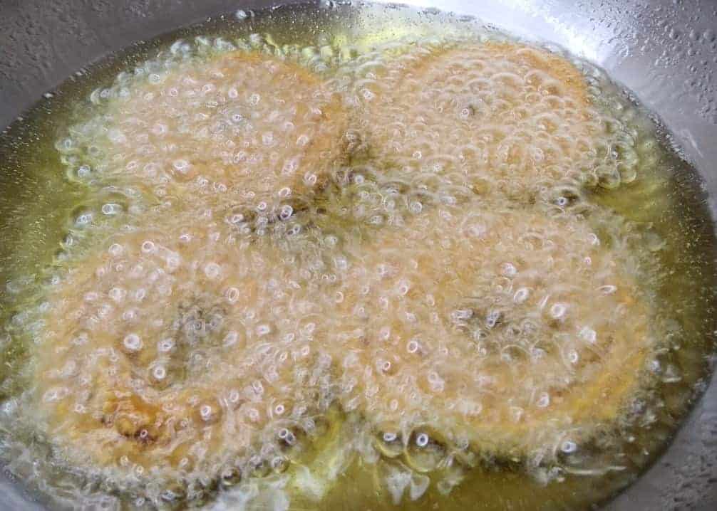 Frying Chakli