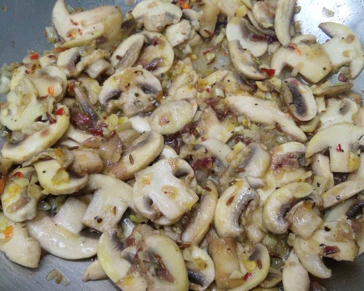 Garlic Mushroom Recipe | Sautéed Garlic Mushroom