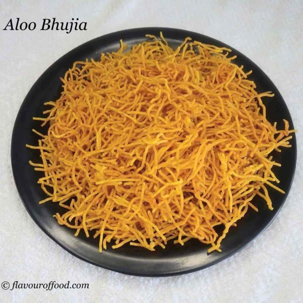 Aloo Bhujia Recipe | Haldiram Aloo Bhujia | Aloo Ki Bhujia