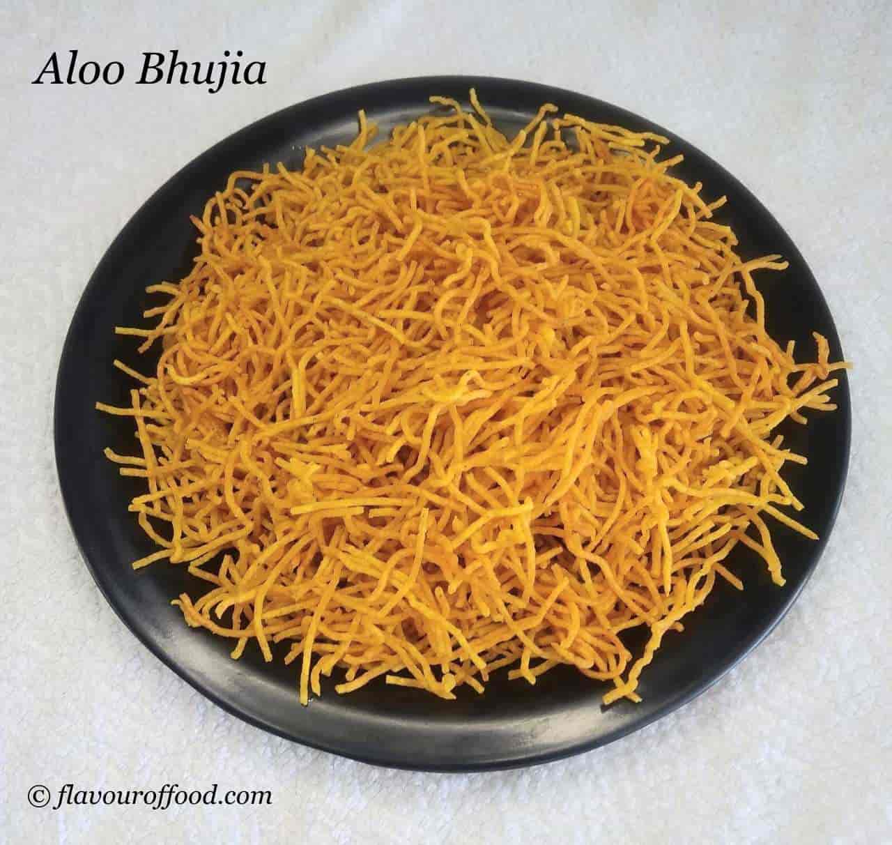 Aloo Bhujia Recipe | Haldiram Aloo Bhujia | Aloo Ki Bhujia